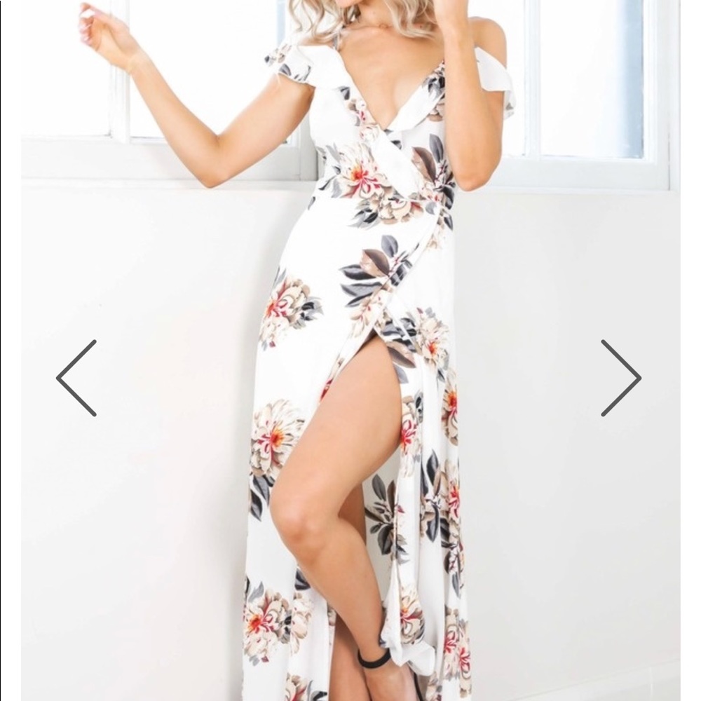 ‼️SOLD‼️ Showpo maxi dress